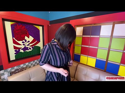 ❤️ Cutie Japanese pẹlu awọn omu nla ṣe baraenisere pẹlu awọn nkan isere ibalopọ ati pe o ni orgasm kan. O sọrọ ninu ifọrọwanilẹnuwo kan nipa iriri onibaje rẹ. Awọn ori omu nla ati obo ti o ni irun ti n kerora. Osaka onihoho si wa